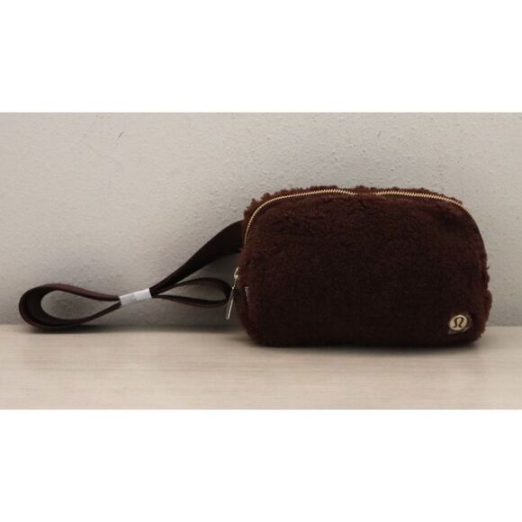 Lululemon LU9B18S Women's O/S Brown/Gold Everywhere Belt Bag *Fleece - Picture 1 of 16